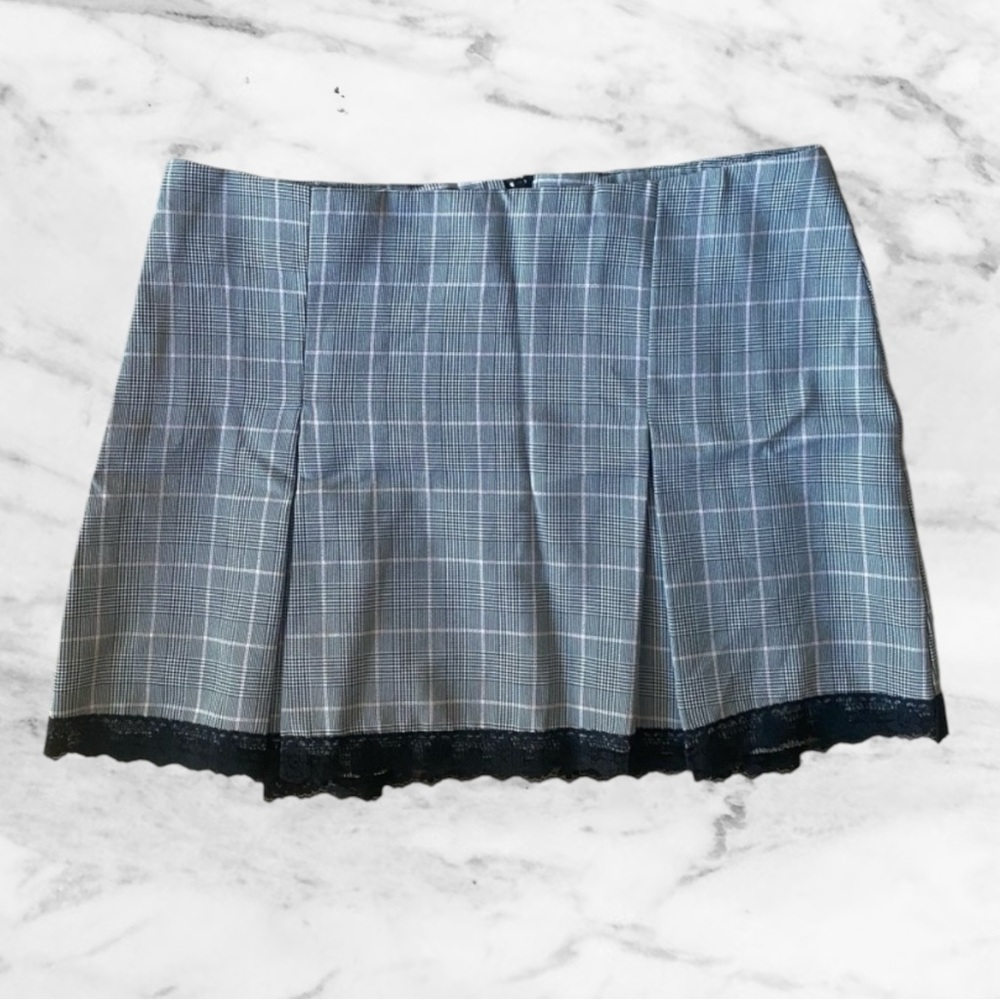 Plaid Mini Skirt with Lace Trim, Size 9, NWT Schoolgirl​